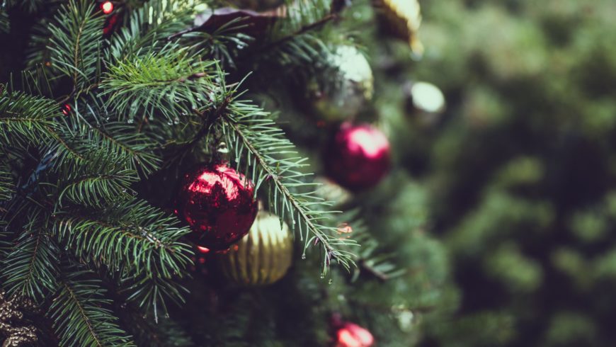 Weihnachts-, Advents- und Jahresabschlussfeiern vor dem Monitor